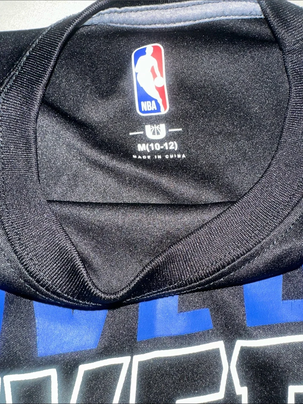 Kids Size M Philadelphia 76ers Black Graphic Rashguard Tee